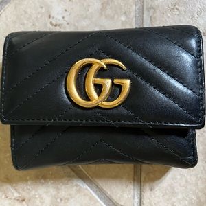 AUTHENTIC GUCCI WALLET - no box or papers -authenticity can be verified in store